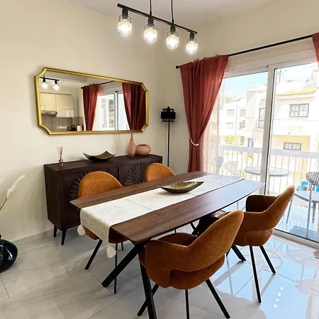 Luxury 2 Bedroom Center Larnaca